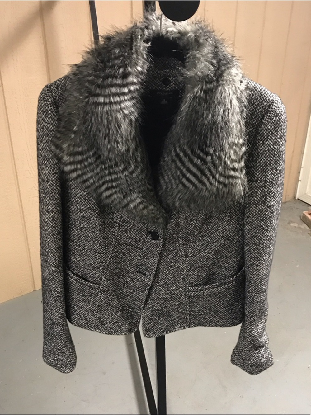 Ann Taylor Gray Tweed Blazer with Faux Fur Collar